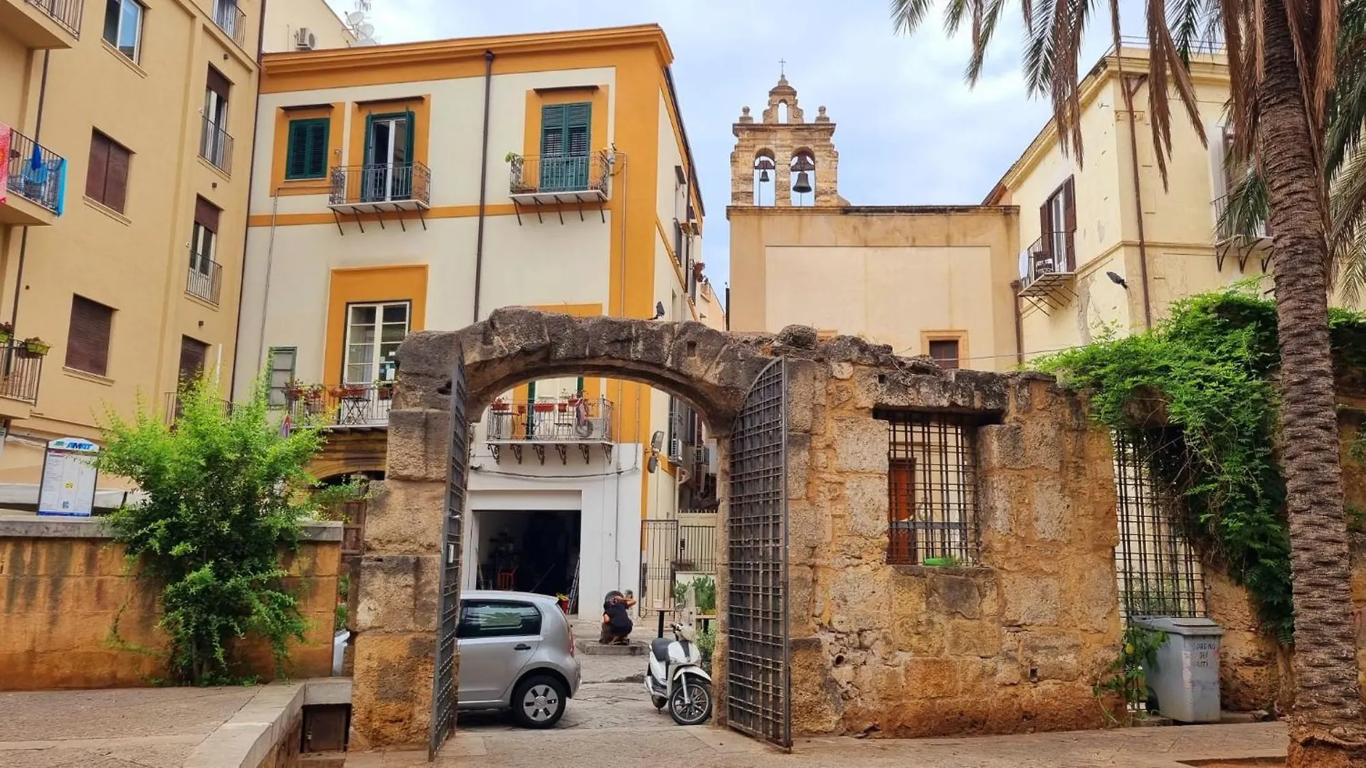 2 Sicilie Rooms And Suite In Centro Palermo 0*,  Italy