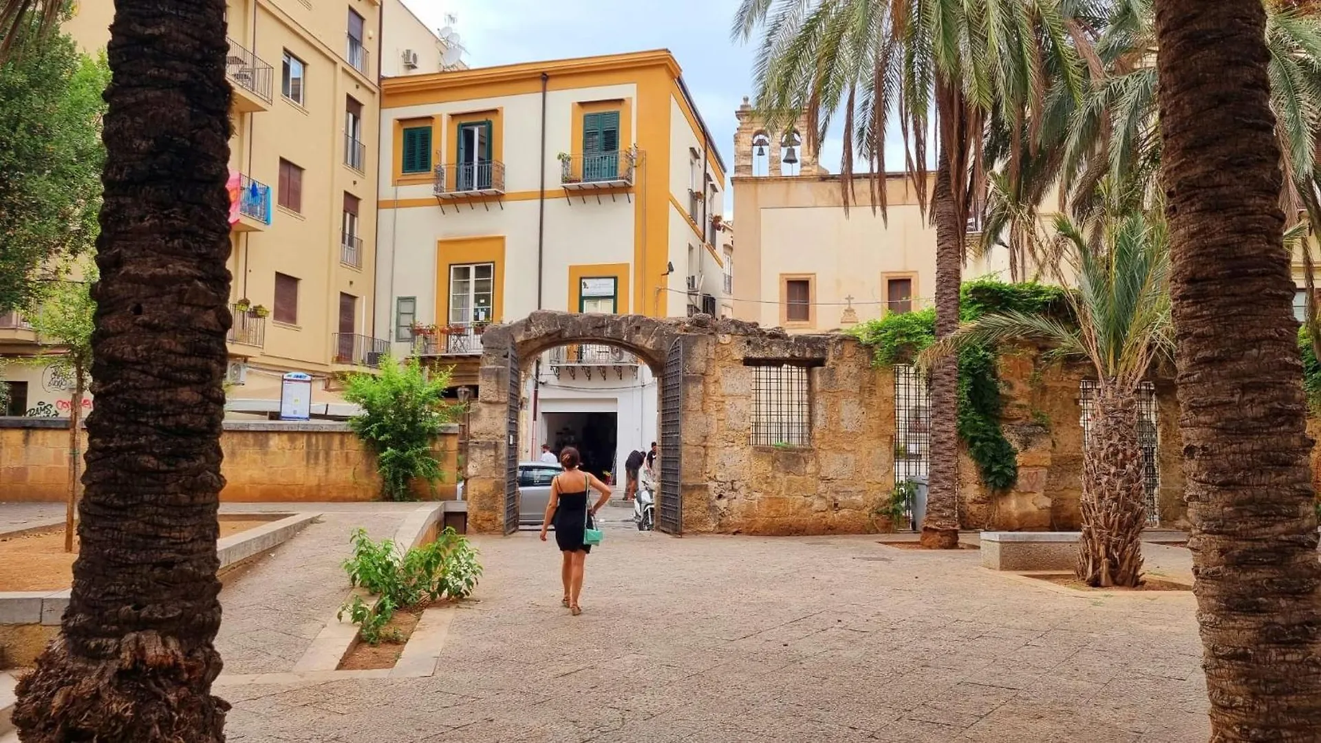 Apartment 2 Sicilie Rooms And Suite In Centro Palermo Italy